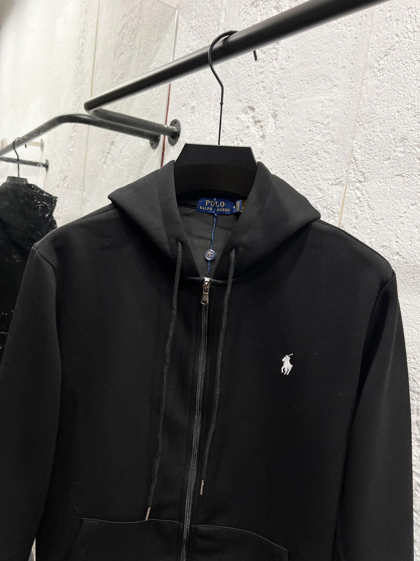 P230 Model number: T64 pure cotton zipper sweatshirt, milk white, black, navy blue, gray, four colors Size: M-90-110 catties L-110-130 catties XL-130-150 catties 2XL-150-170 catties Color: black